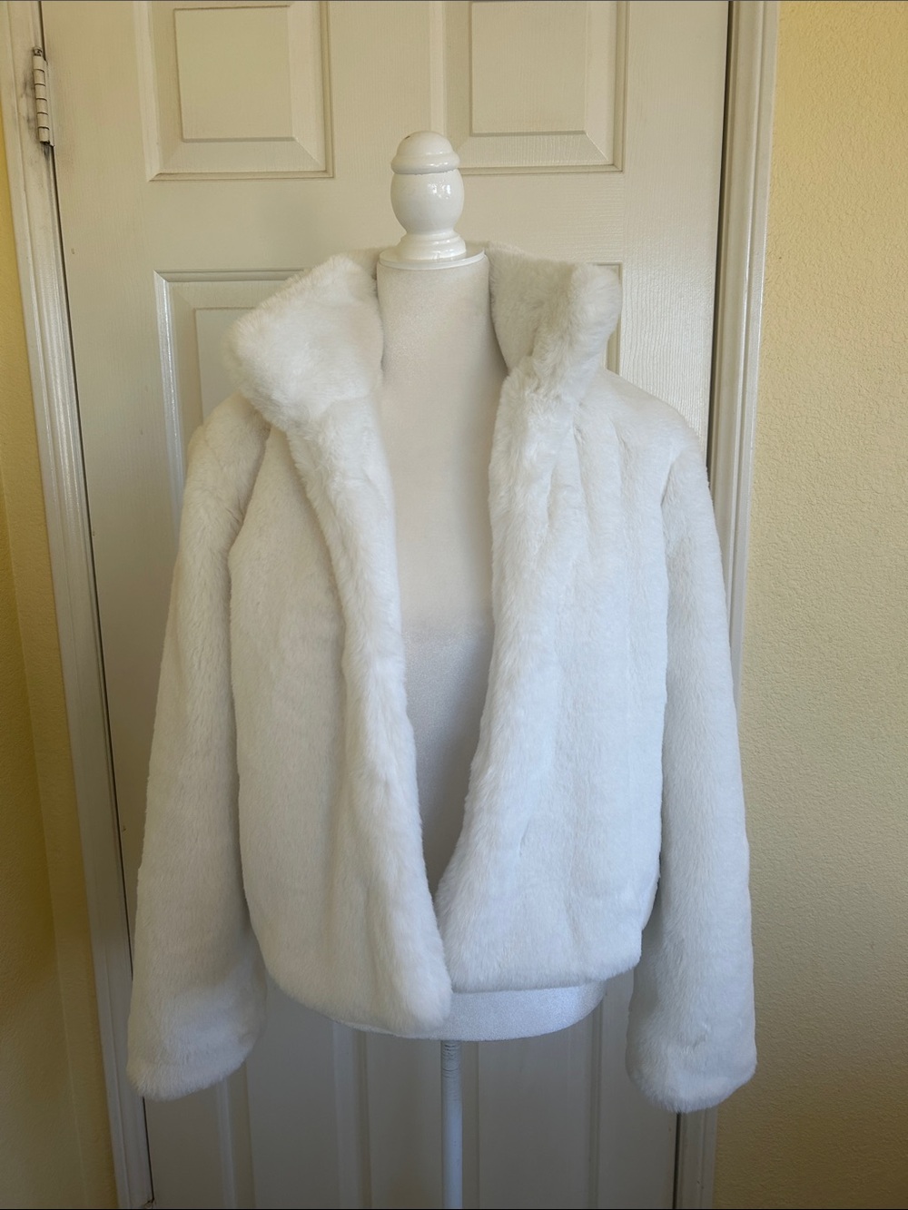 Forever 21 Plush White Faux Fur Teddy Jacket